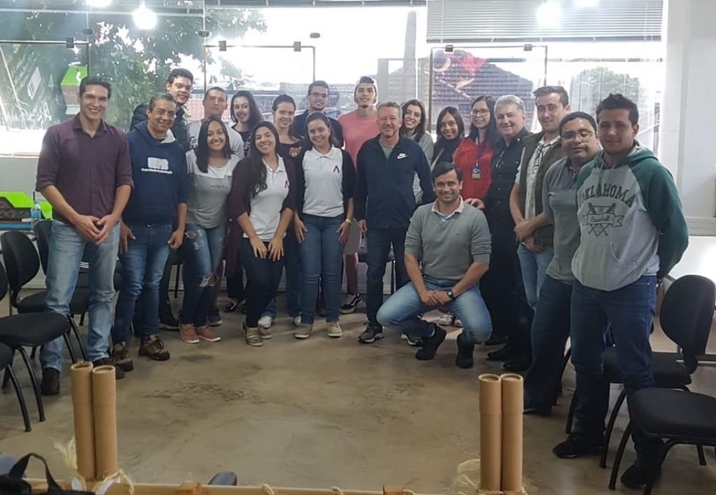 PARCERIA ENTRE ACEJAN E UFPR PROMOVE UM BATE PAPO EMPREENDEDOR COM O EMPRESÁRIO VALDECIR DARIO