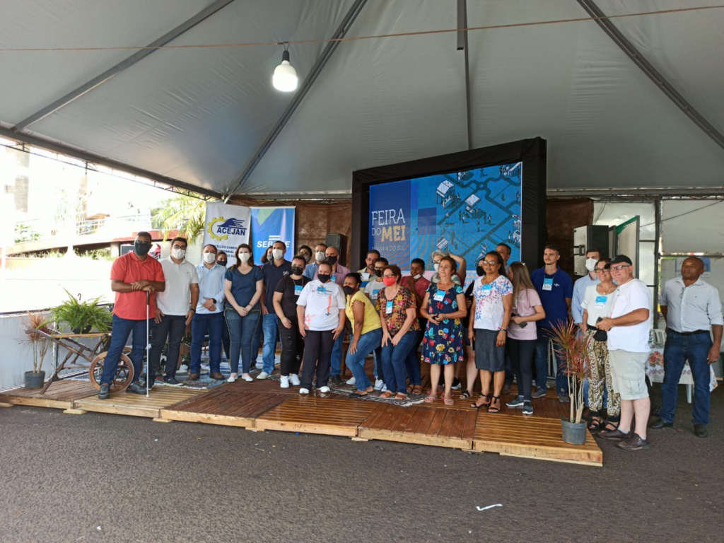 PRESIDENTE DA ACEJAN PARTICIPA DA ABERTURA DA FEIRA DO MEI