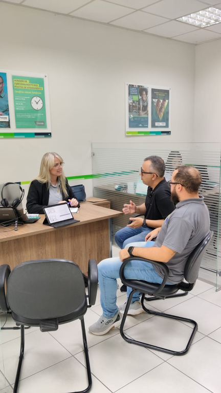 PRESIDENTE DA ACEJAN REALIZA VISITA INSTITUCIONAL AO SICOOB ALIANÇA