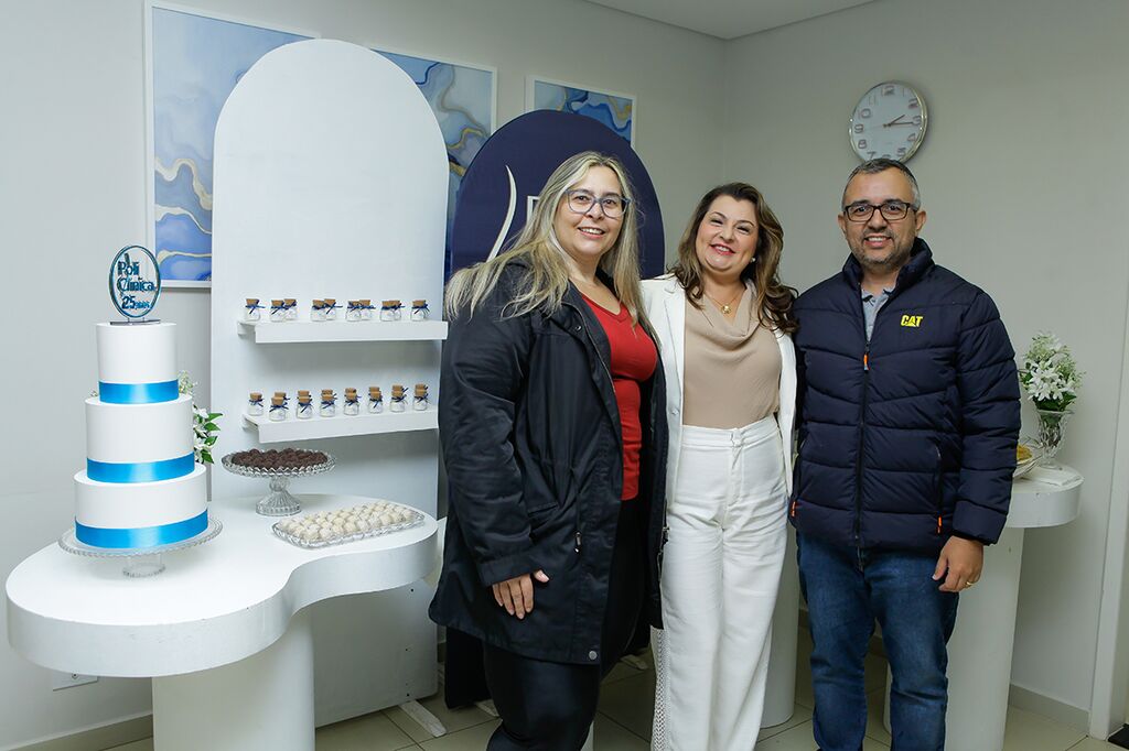 PRESIDENTE DA ACEJAN PRESTIGIA CELEBRAÇÃO DOS 25 ANOS DA POLI CLÍNICA