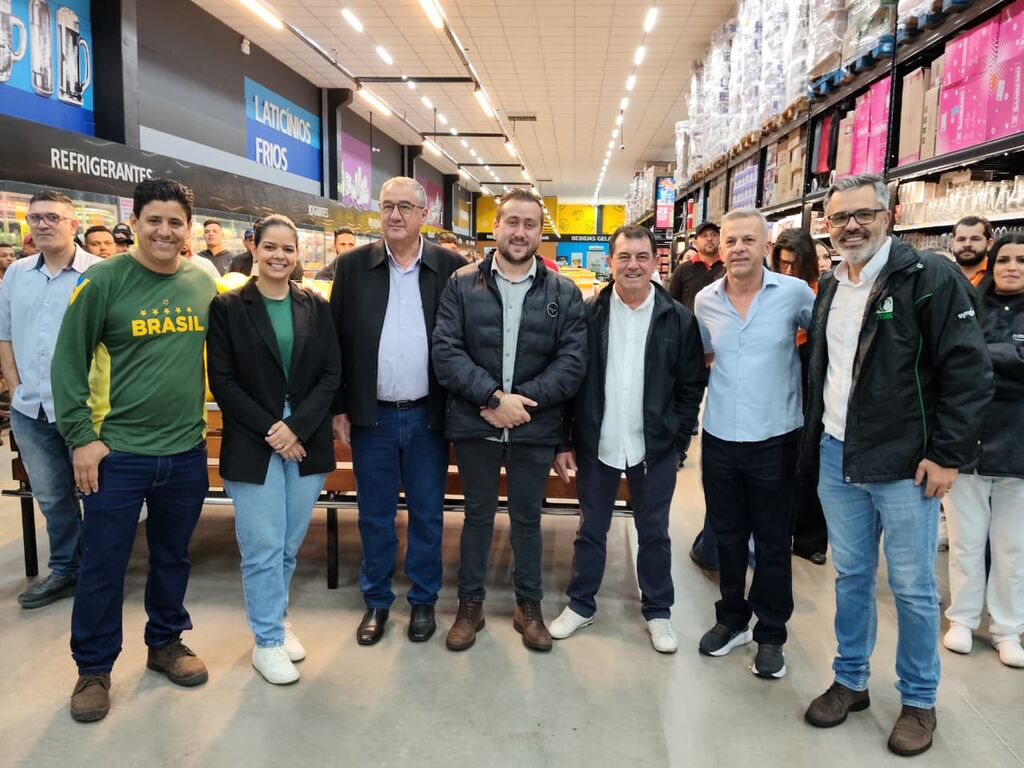 DIRETORIA DA ACEJAN PRESTIGIA INAUGURAÇÃO DO BEM BOM ATACADISTA EM JANDAIA DO SUL